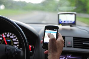 using-phone-while-driving